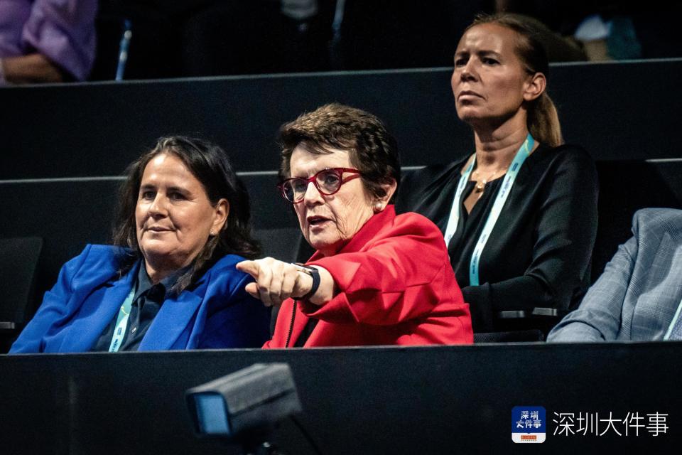 src, 声和欢呼声, 记者 src, 声和欢呼声, 记者